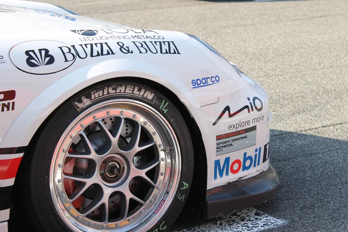 Michelin: performance e durata anche nel racing (23)