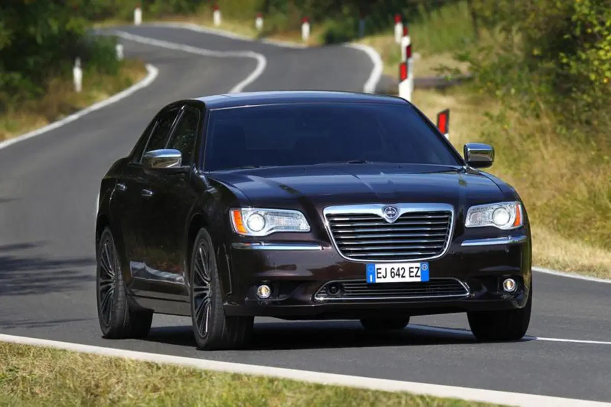 Lancia Thema (2)