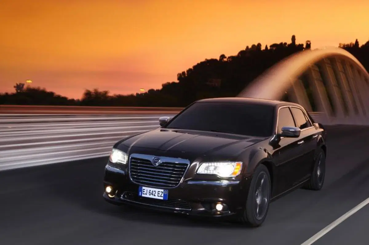 Lancia Thema (7)