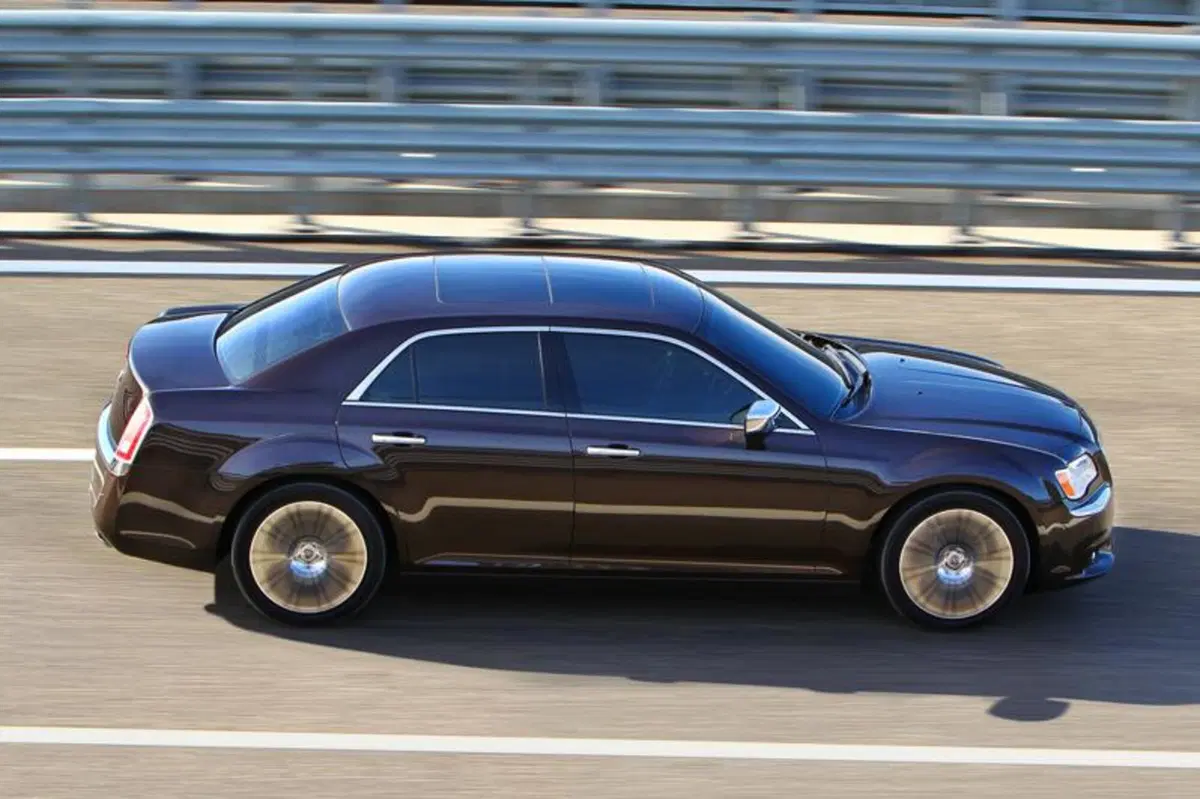 Lancia Thema (9)