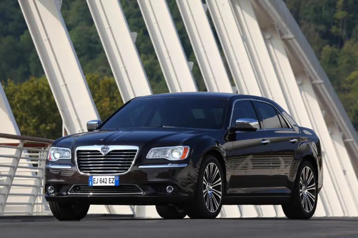 Lancia Thema (12)