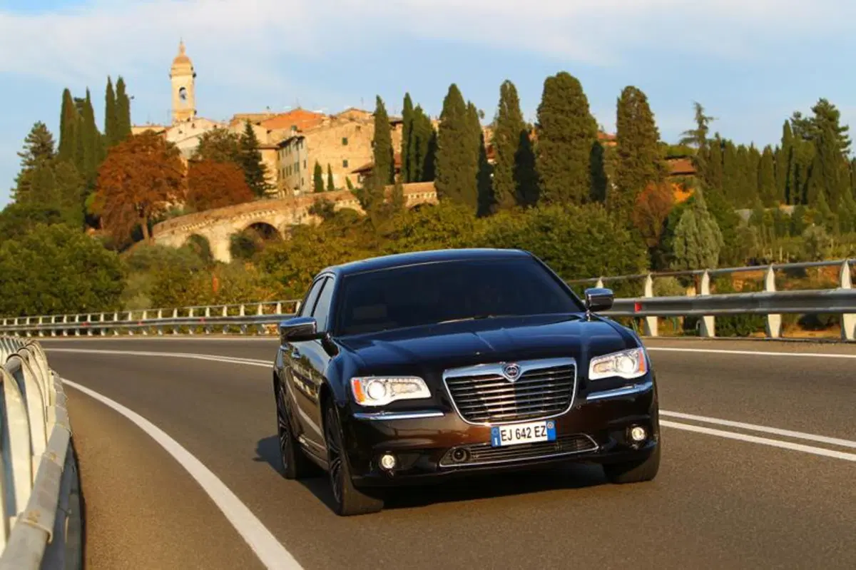Lancia Thema (19)
