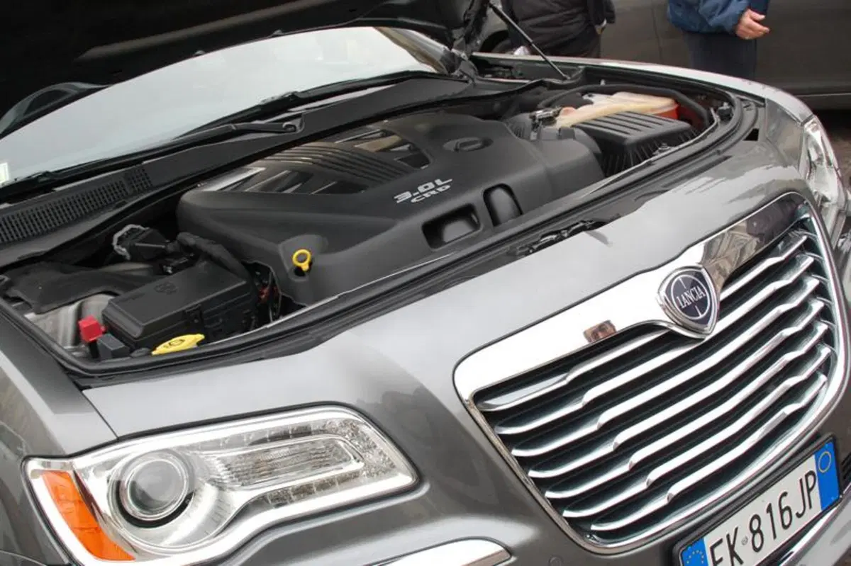 Lancia Thema (52)