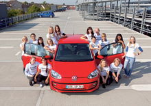 Volkswagen Up! In 16 a bordo per un record