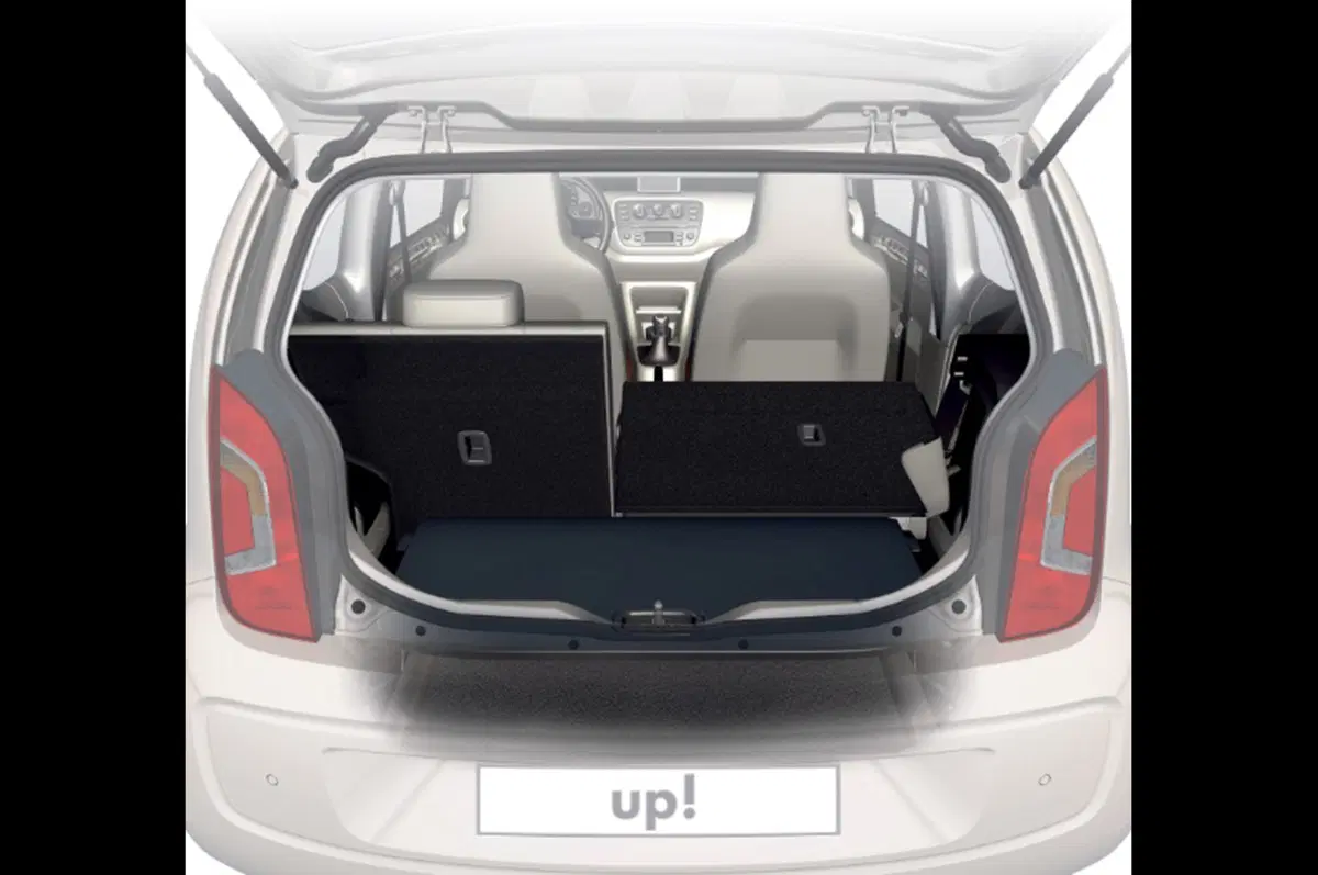 Volkswagen Up! In 16 a bordo per un record (8)