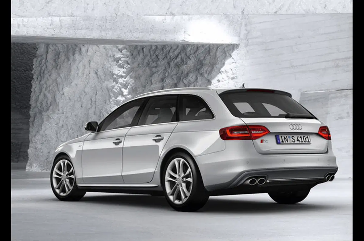 Audi A4 restyling (21)