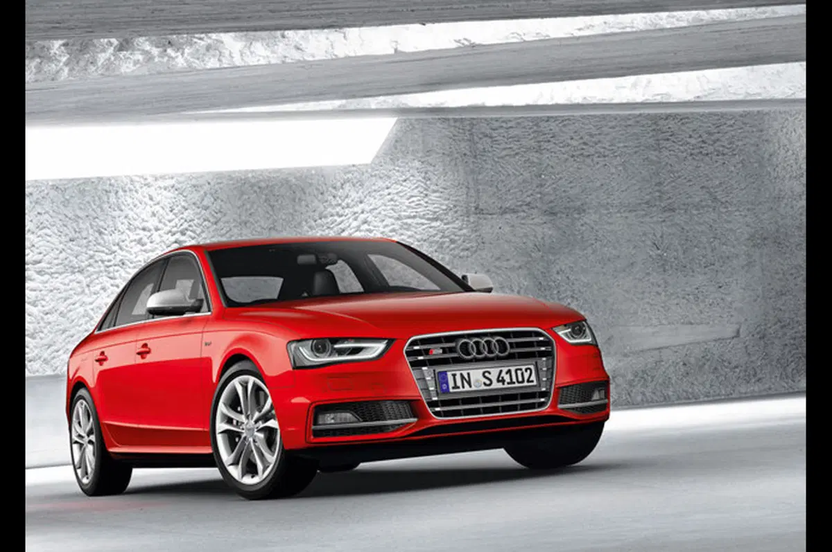 Audi A4 restyling (27)
