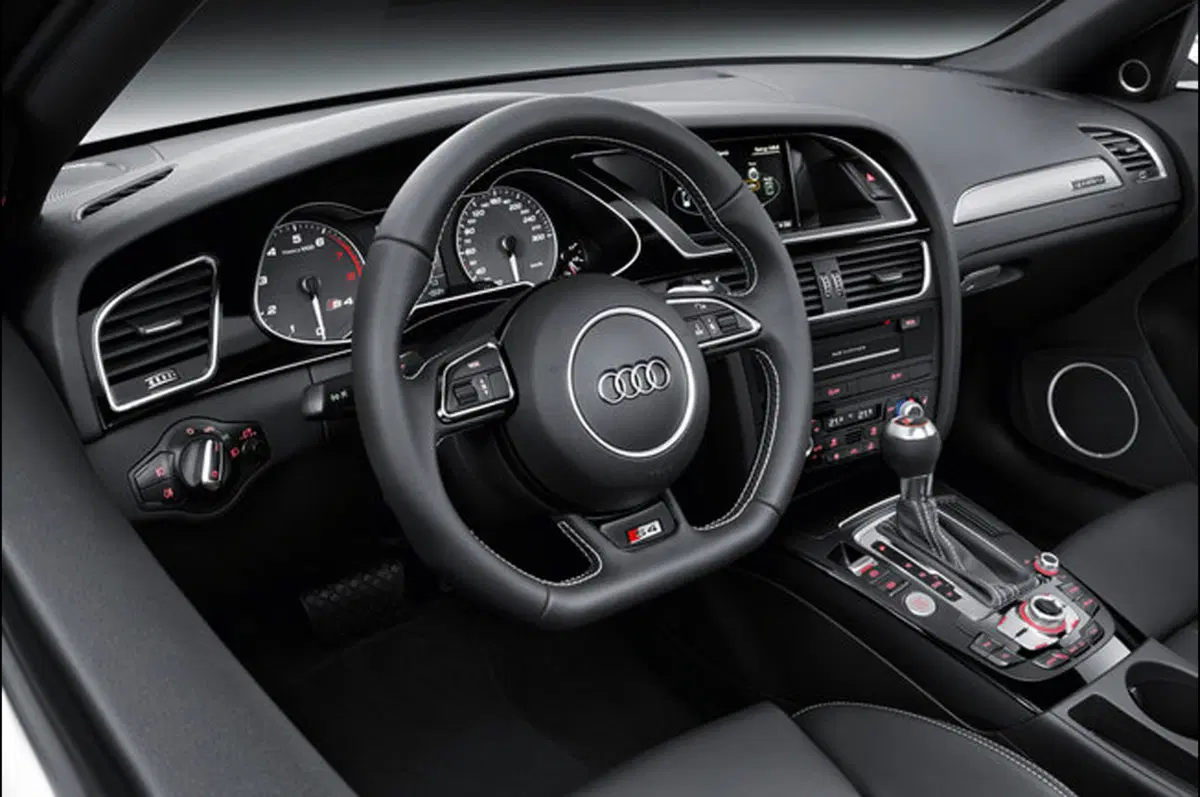 Audi A4 restyling (36)