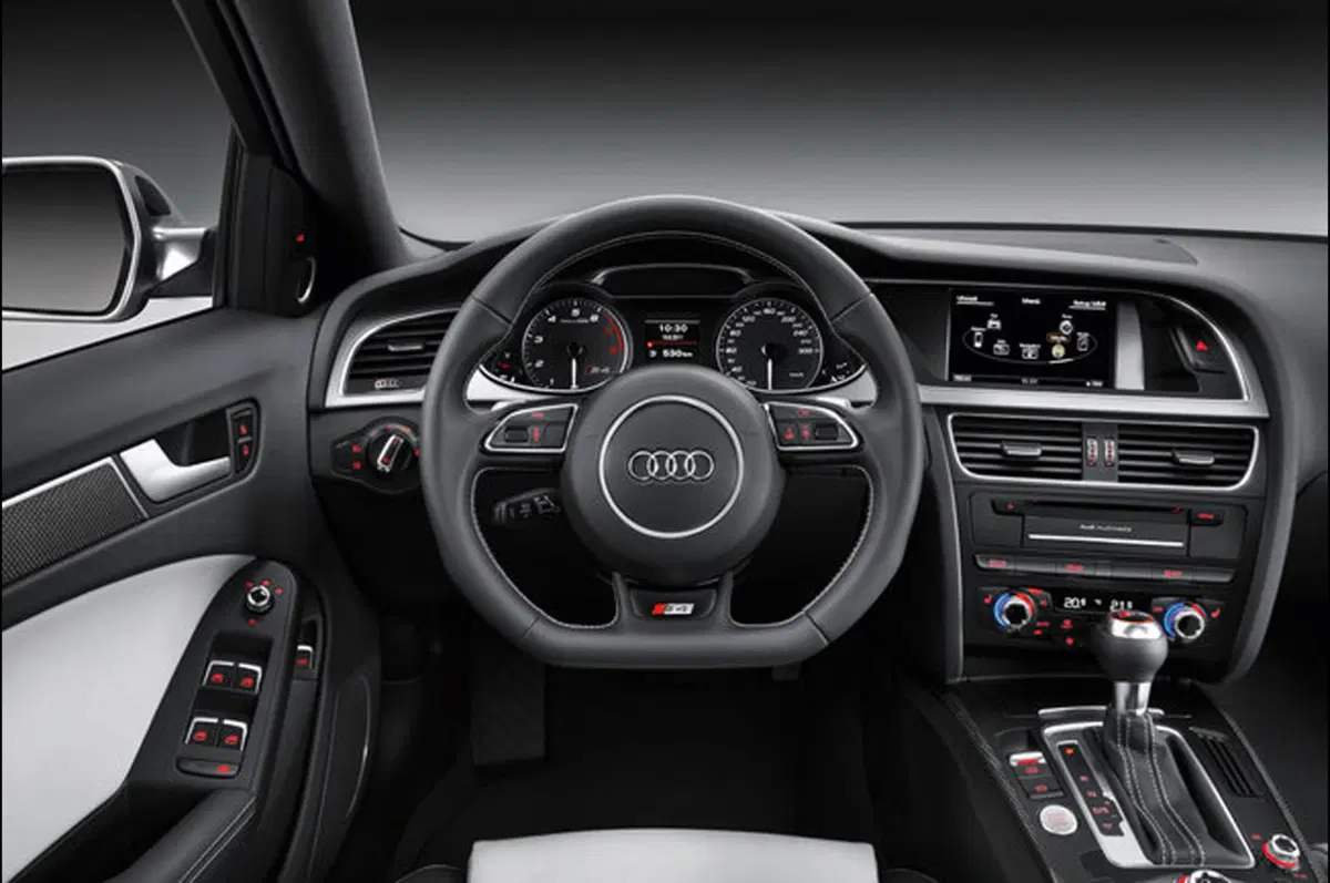 Audi A4 restyling (39)