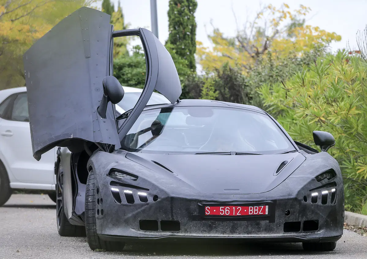 McLaren P14: nuovi test per l'erede della 650S