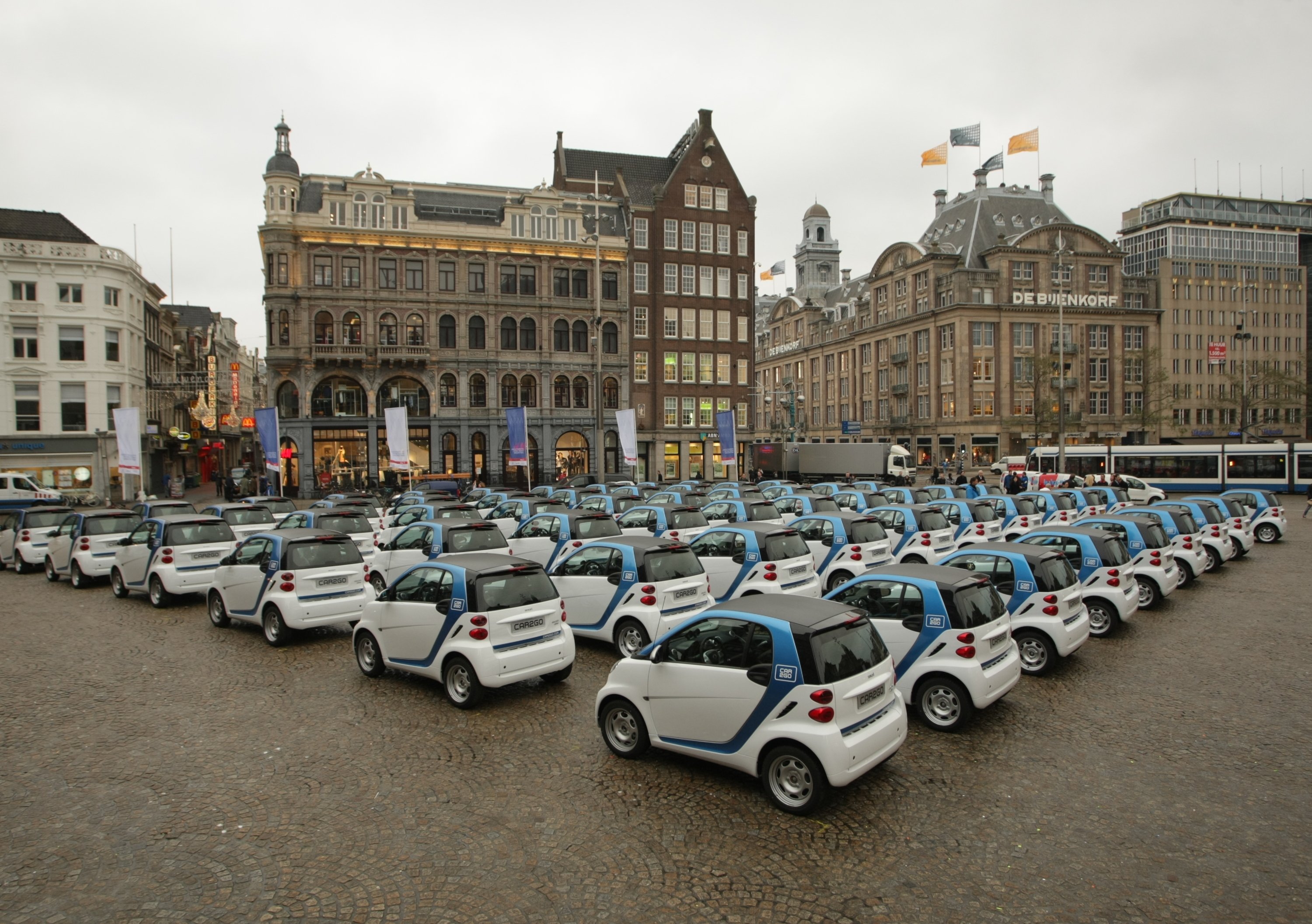 Smart car2go contribuisce alla mobilit&agrave; cittadina di Amsterdam