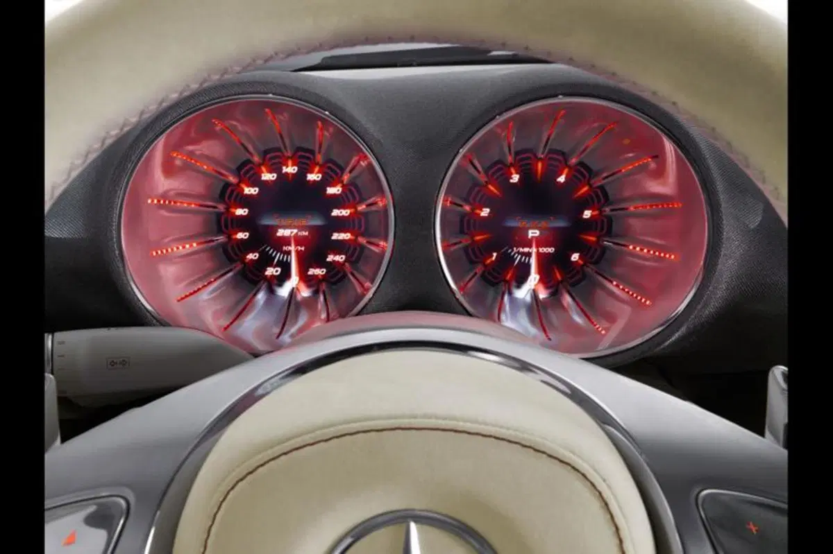 Mercedes-Benz: sempre connessi (11)