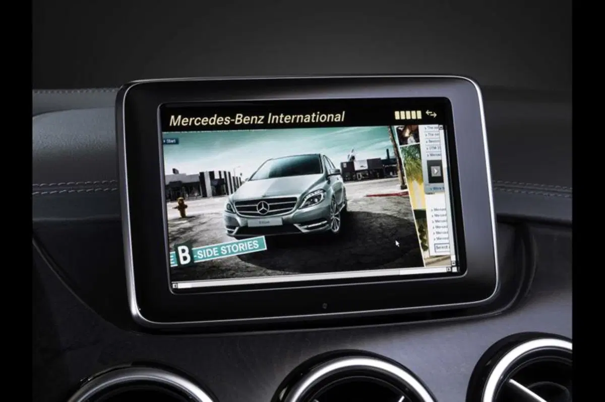 Mercedes-Benz: sempre connessi (22)