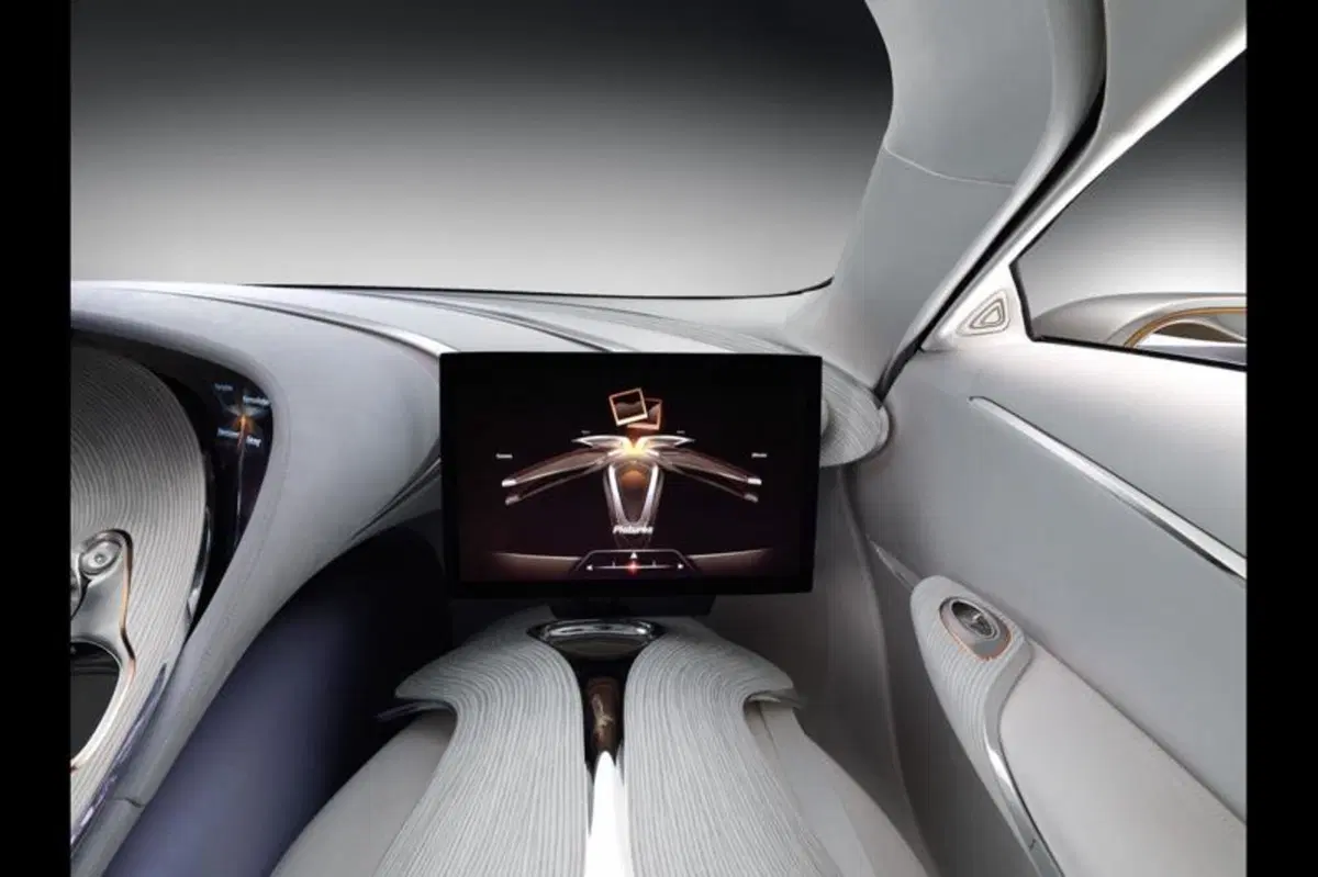 Mercedes-Benz: sempre connessi (36)