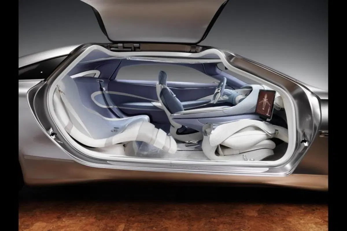 Mercedes-Benz: sempre connessi (39)