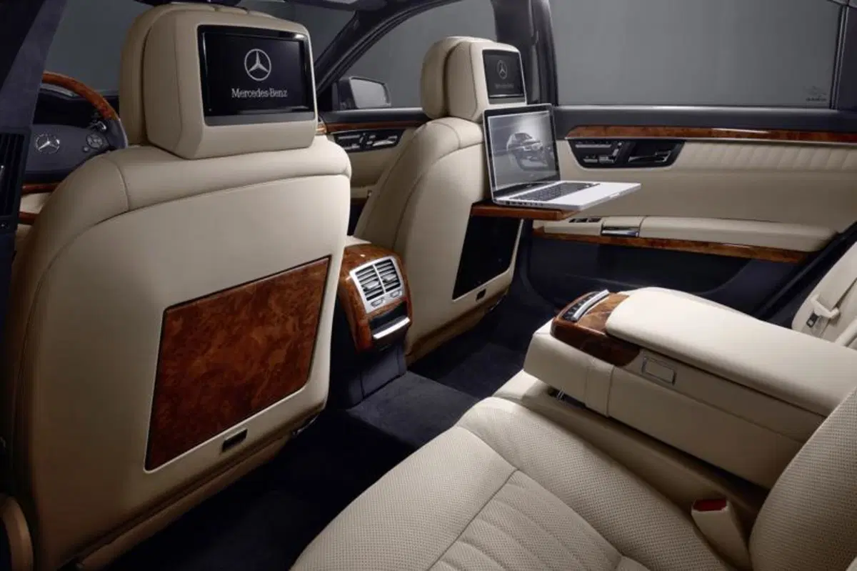 Mercedes-Benz: sempre connessi (43)