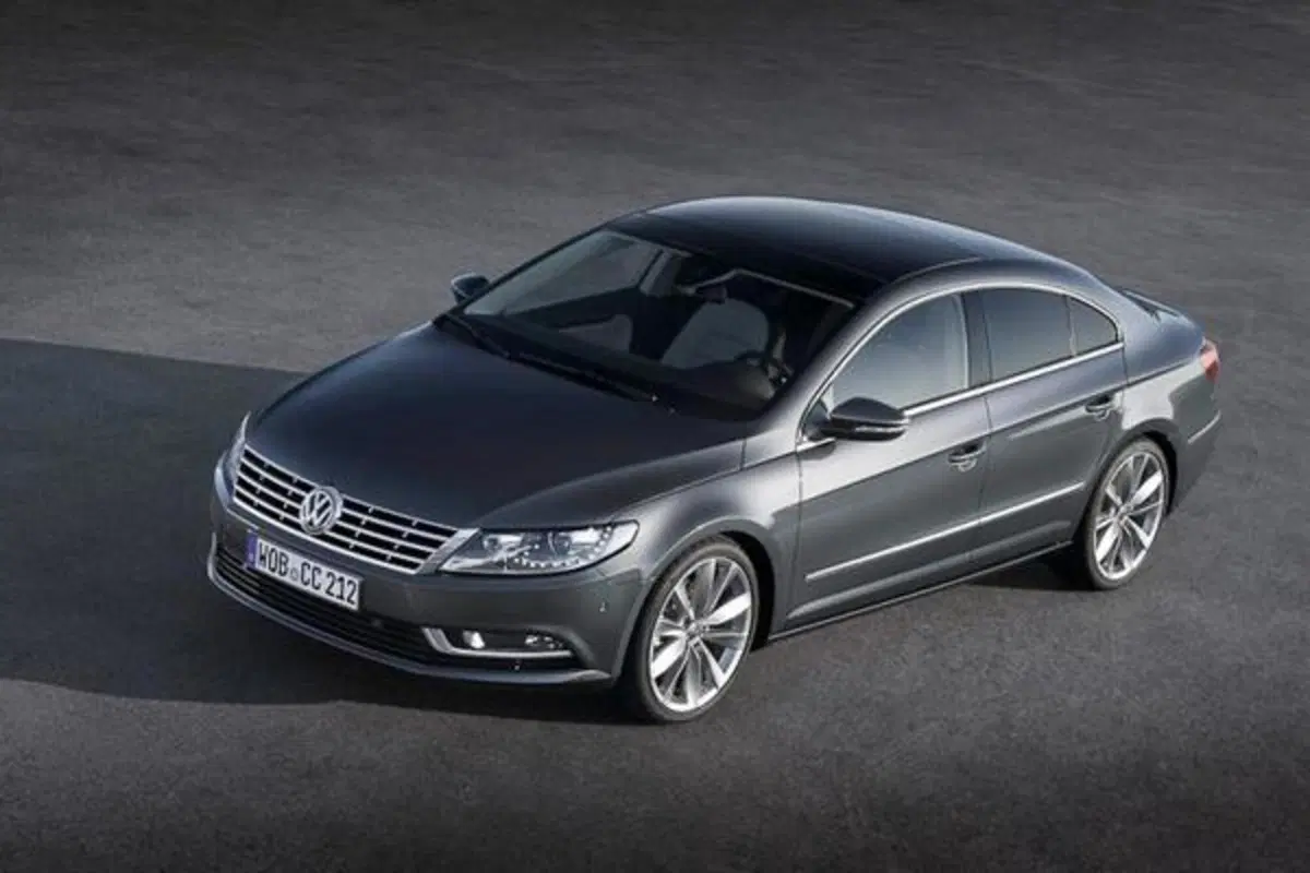 Volkswagen Passat CC 2012 (2)