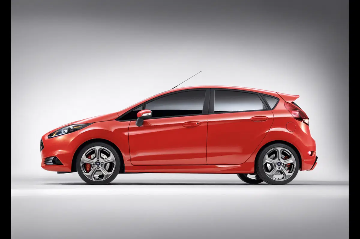 Ford Fiesta ST Concept 5 porte (2)