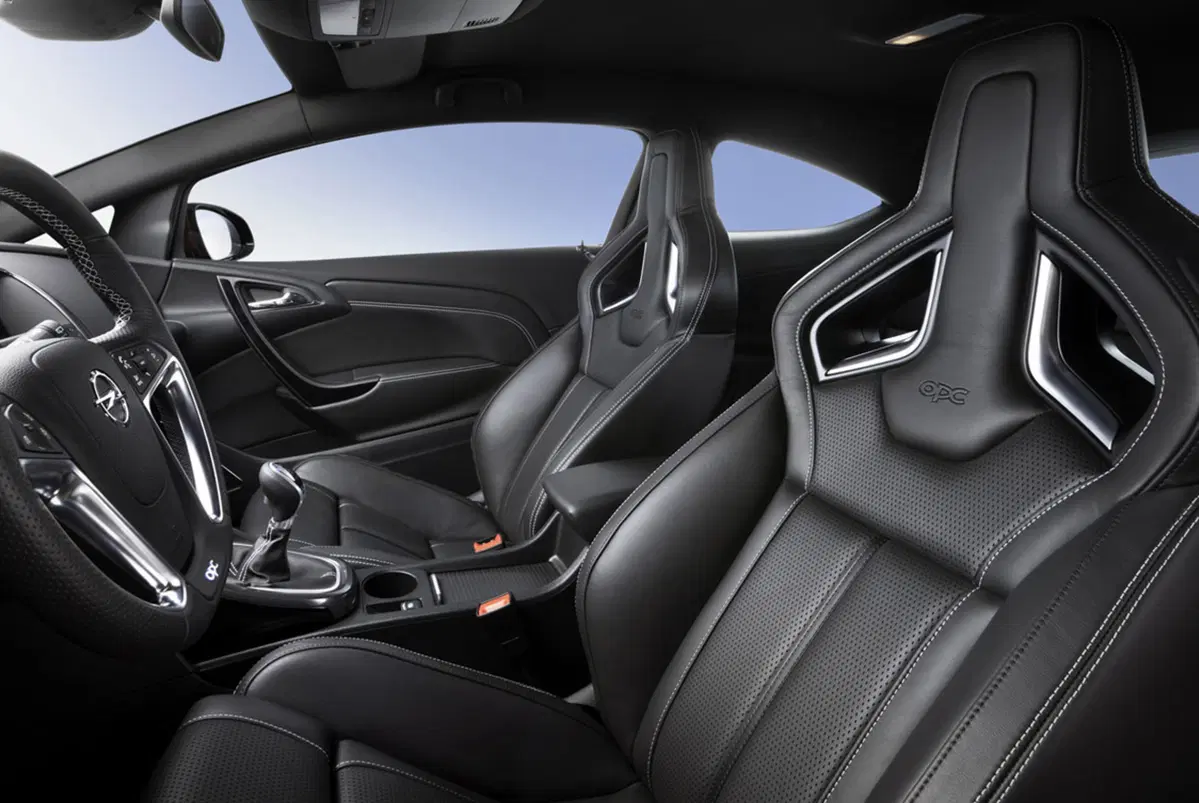 Opel Astra OPC (5)