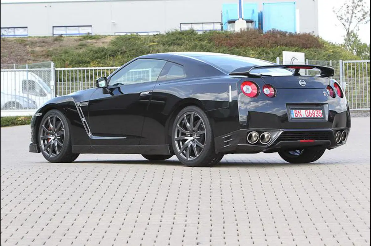 Nissan GT-R Model Year 2012 (2)