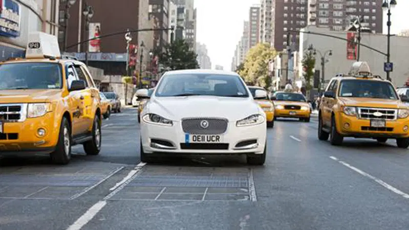 Jaguar XF 2.2 diesel: coast to coast per una sfida nei consumi