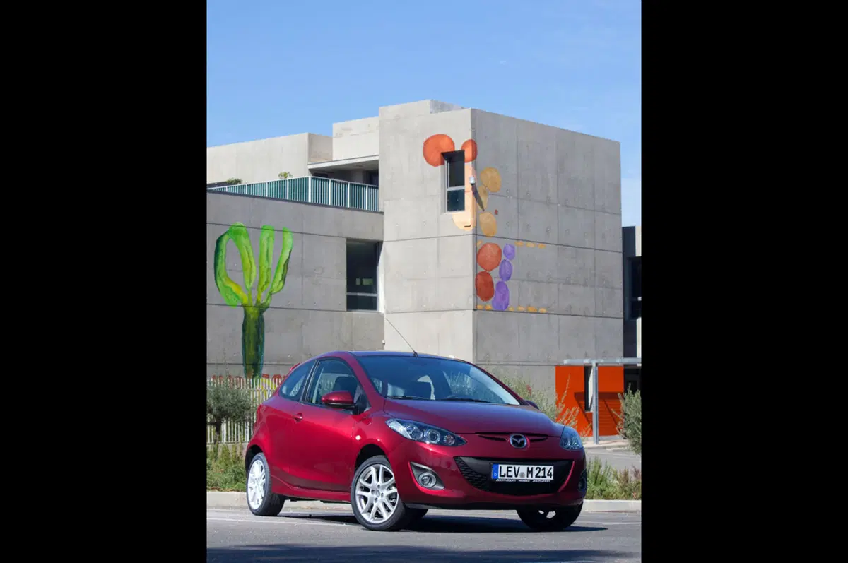 Mazda2 Model Year 2012 (3)