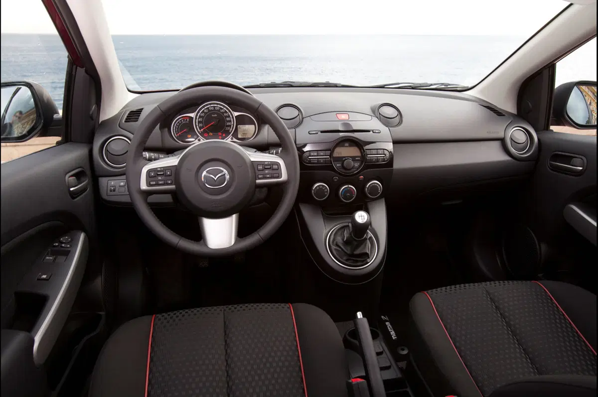 Mazda2 Model Year 2012 (4)