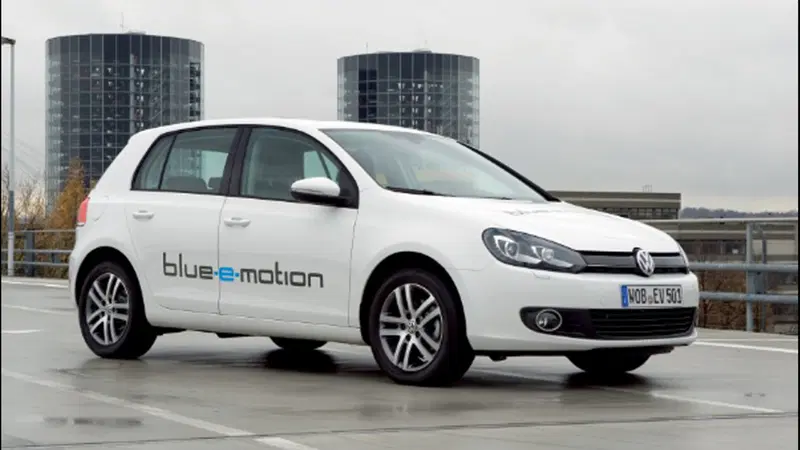 Volkswagen Golf Blue-e-motion all'H2Roma 2011