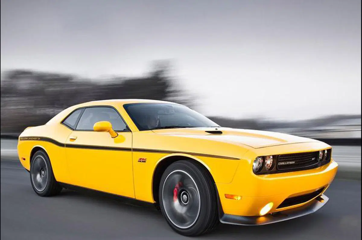 Dodge Challenger SRT8 392 Yellow Jacket (2)