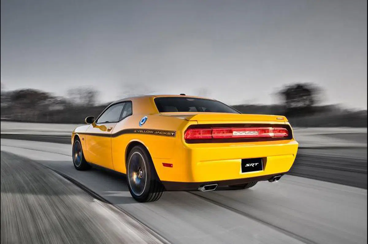 Dodge Challenger SRT8 392 Yellow Jacket (3)