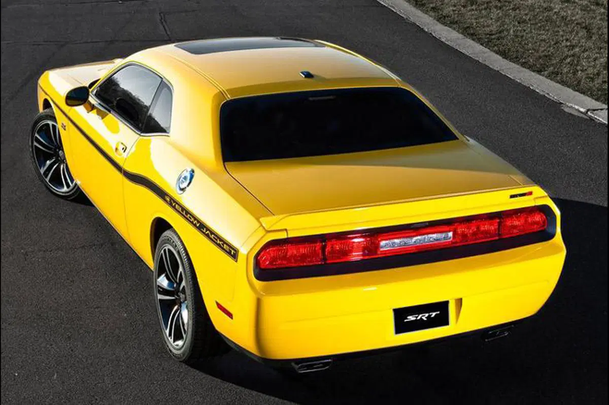 Dodge Challenger SRT8 392 Yellow Jacket (5)