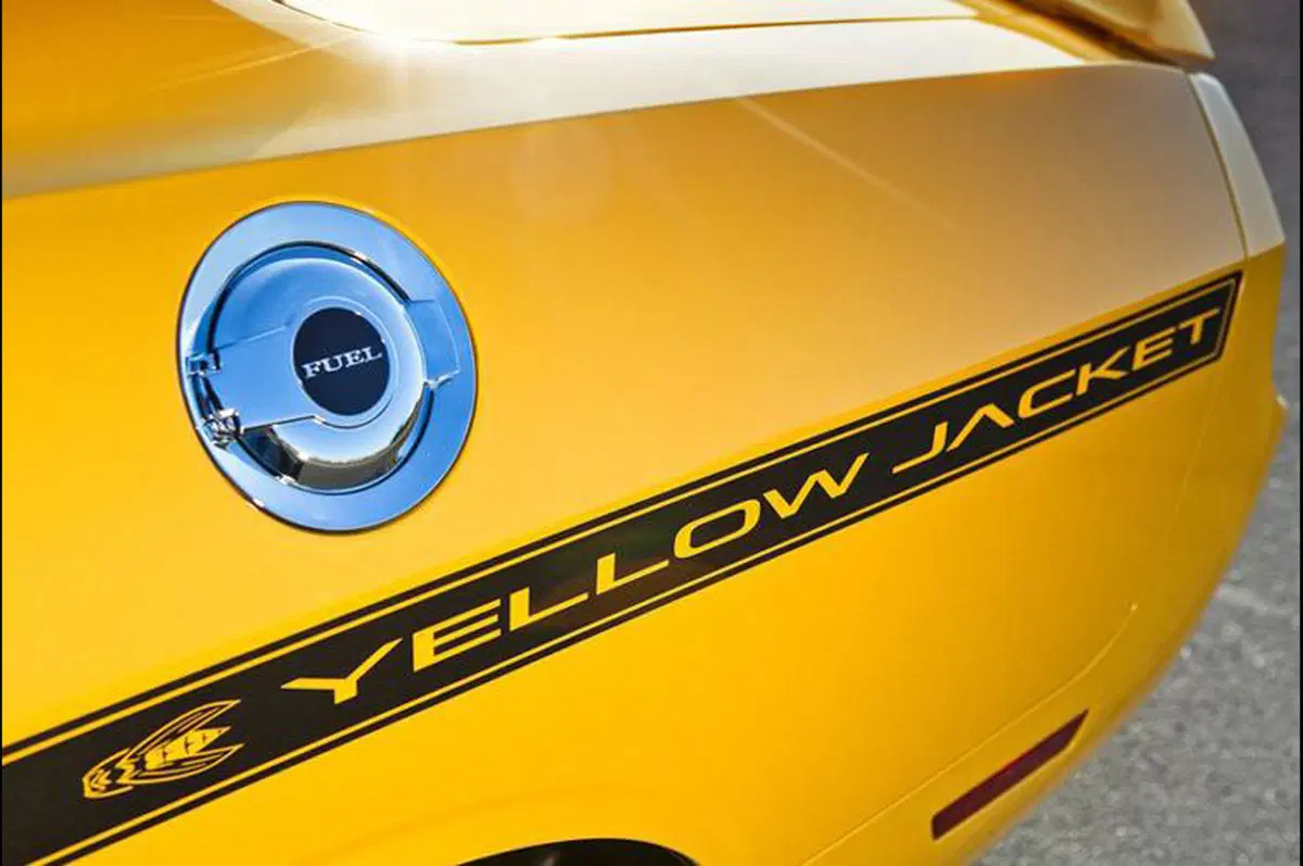 Dodge Challenger SRT8 392 Yellow Jacket (7)