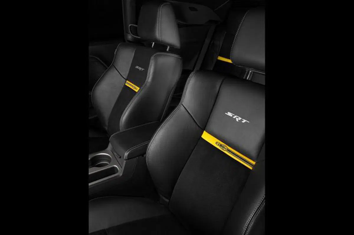 Dodge Challenger SRT8 392 Yellow Jacket (10)