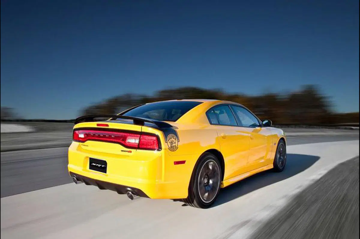 Dodge Charger SRT8 Super Bee (4)