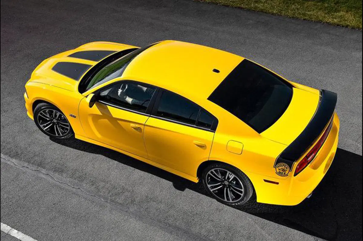 Dodge Charger SRT8 Super Bee (6)