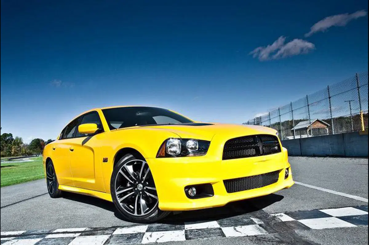 Dodge Charger SRT8 Super Bee (8)