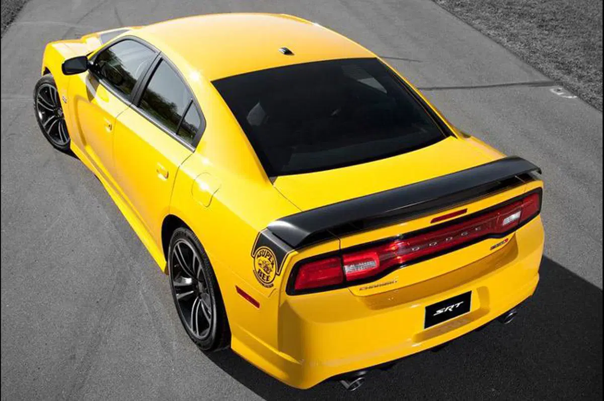 Dodge Charger SRT8 Super Bee (10)