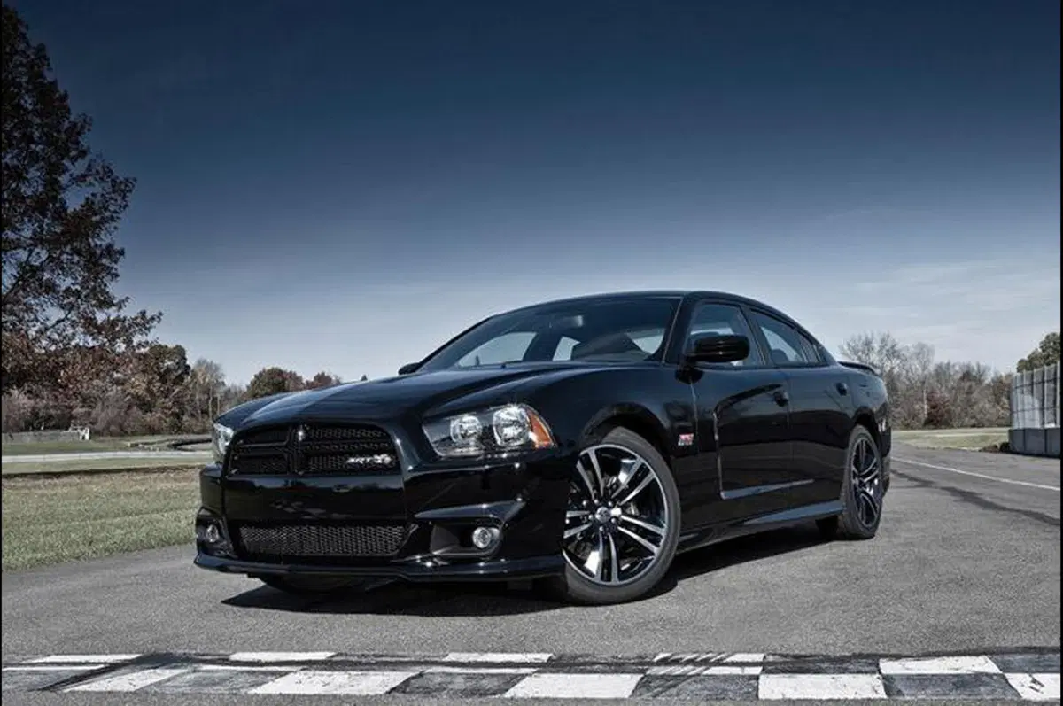 Dodge Charger SRT8 Super Bee (11)
