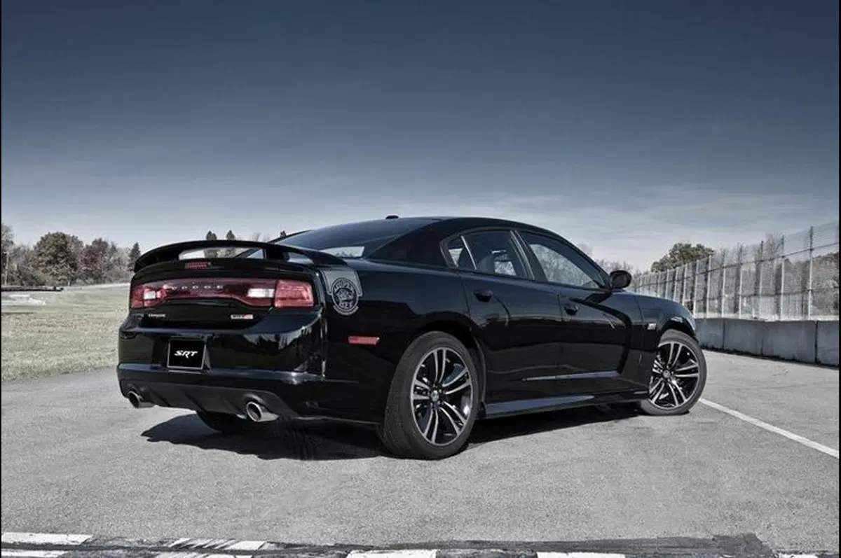 Dodge Charger SRT8 Super Bee (12)