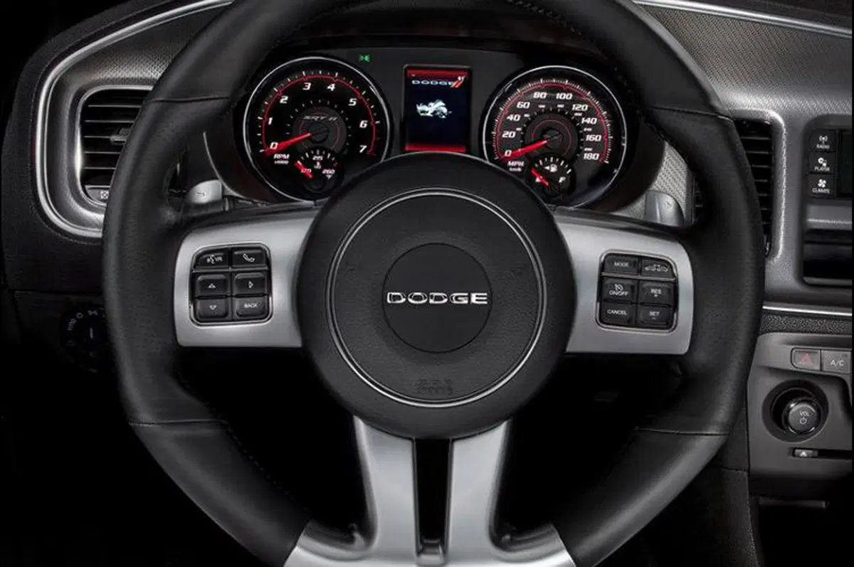Dodge Charger SRT8 Super Bee (18)