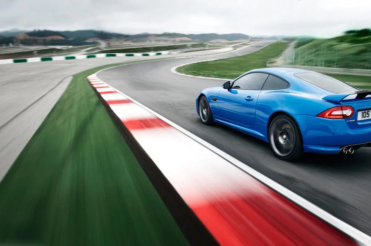Jaguar XKR-S: listino prezzi (4)