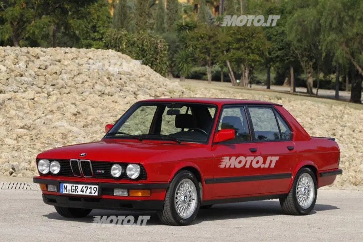 BMW M5: una storia lunga 5 generazioni (6)