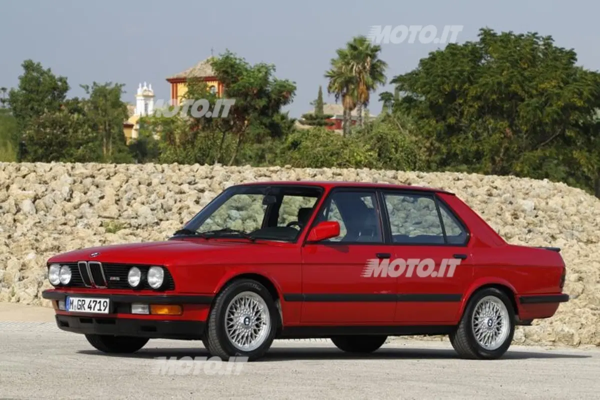 BMW M5: una storia lunga 5 generazioni (8)