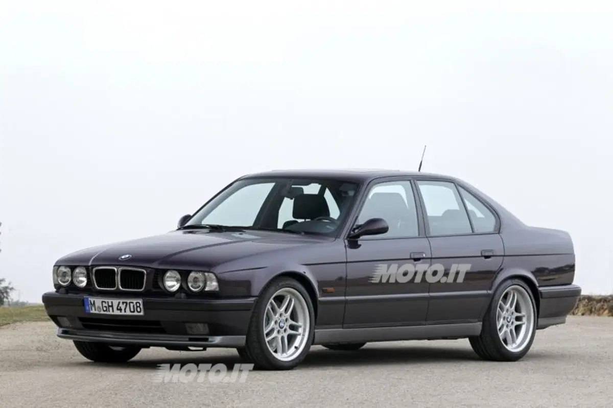 BMW M5: una storia lunga 5 generazioni (9)