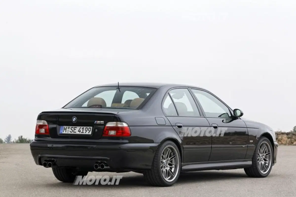 BMW M5: una storia lunga 5 generazioni (16)