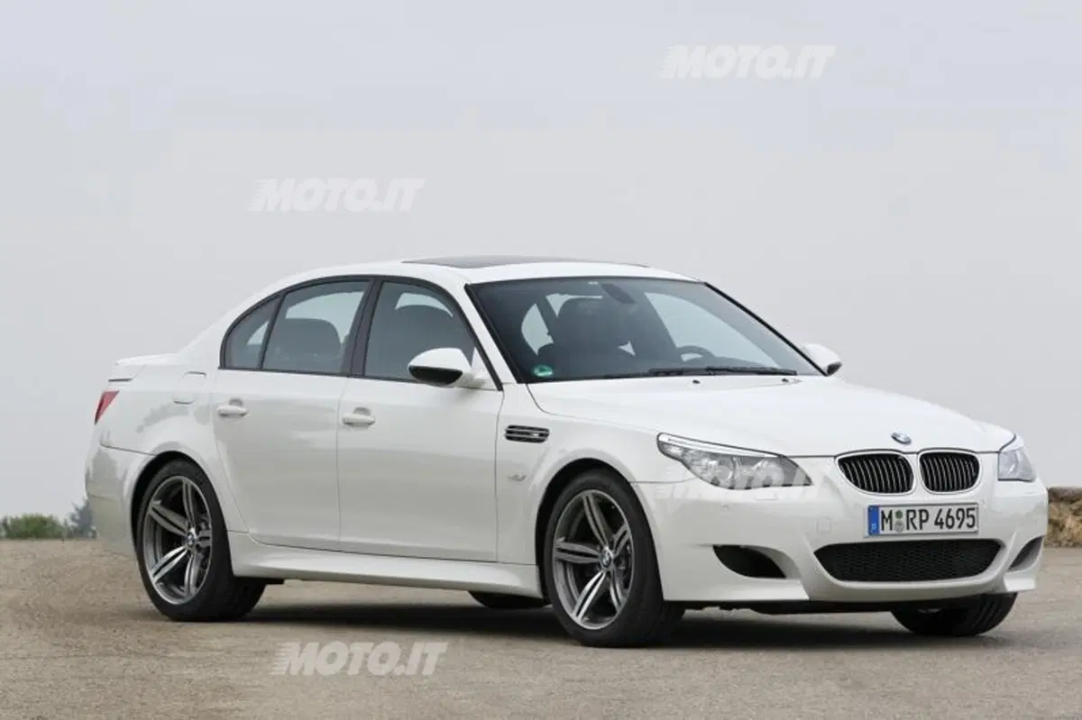 BMW M5: una storia lunga 5 generazioni (18)