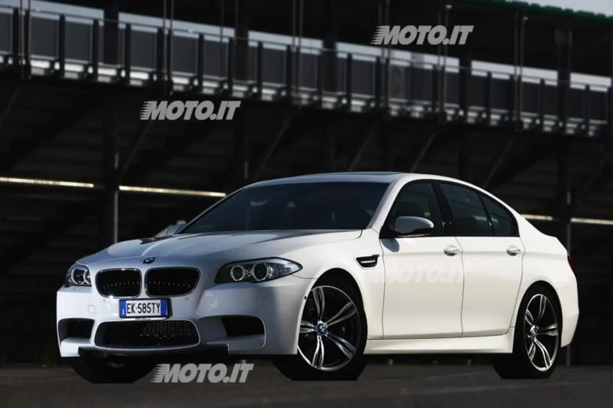 BMW M5: una storia lunga 5 generazioni (20)