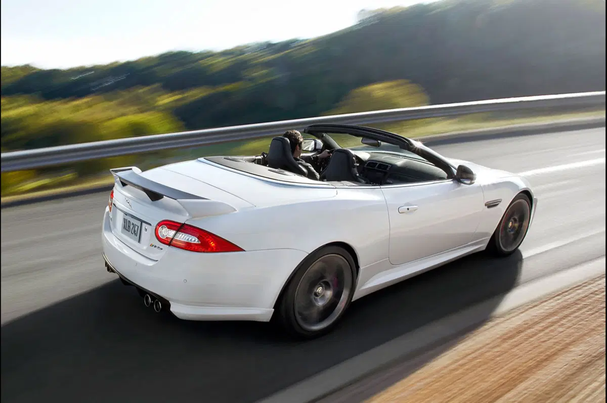 Jaguar XKR-S Convertible: prime immagini ufficiali (3)