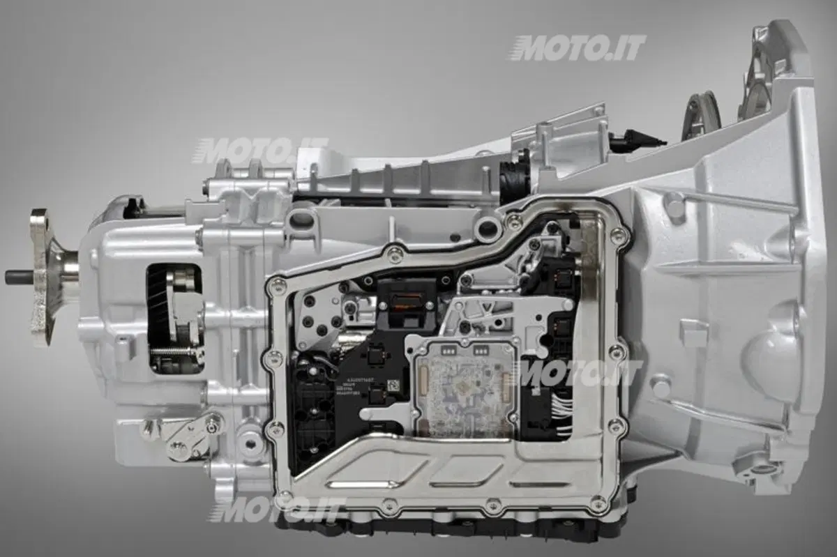 BMW M5 F10: uno sguardo sotto al vestito (26)