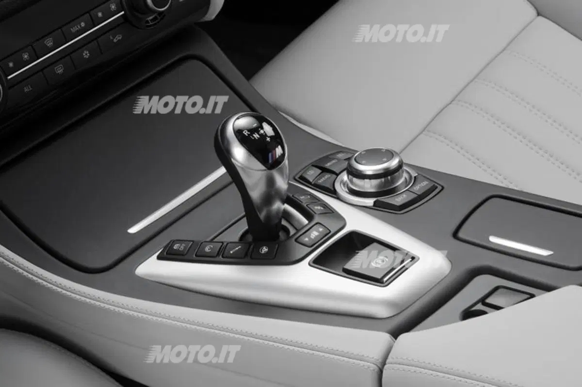 BMW M5 F10: uno sguardo sotto al vestito (36)
